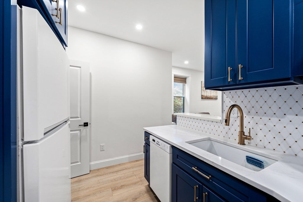 31 Irving Street, Unit 4 Boston, MA 02114 - Photo 5 of 15