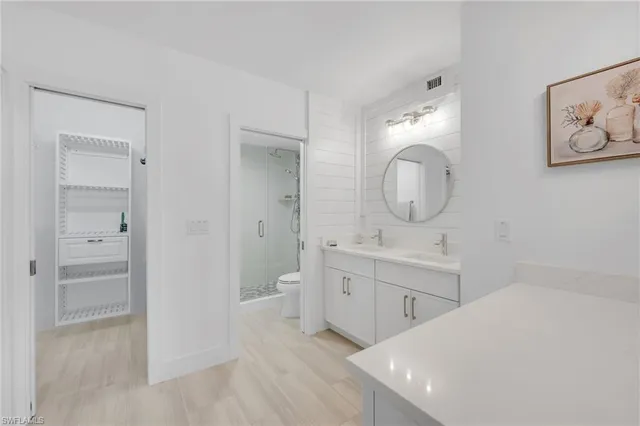 $2,399,000 | 400 Park Shore Drive, Unit 302, Naples, FL 34103