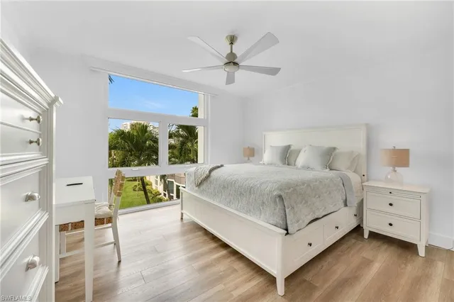 $2,399,000 | 400 Park Shore Drive, Unit 302, Naples, FL 34103