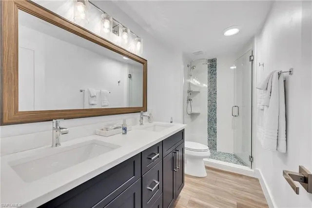 $2,399,000 | 400 Park Shore Drive, Unit 302, Naples, FL 34103