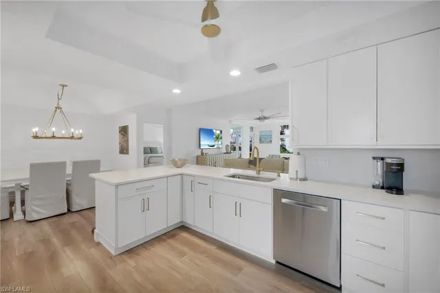 $2,399,000 | 400 Park Shore Drive, Unit 302, Naples, FL 34103