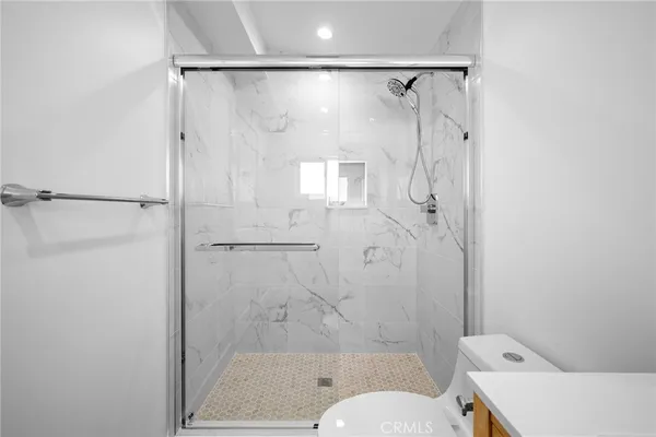 $3,300 | 6829 Agnes Avenue, Unit 1/2, North Hollywood, CA 91605