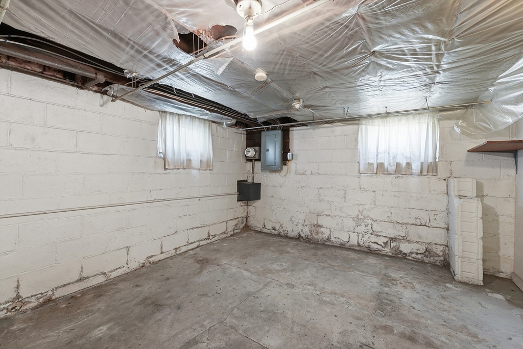 136 Maynard Street Springfield, MA 01109 - Photo 24 of 35 a view of a garage
