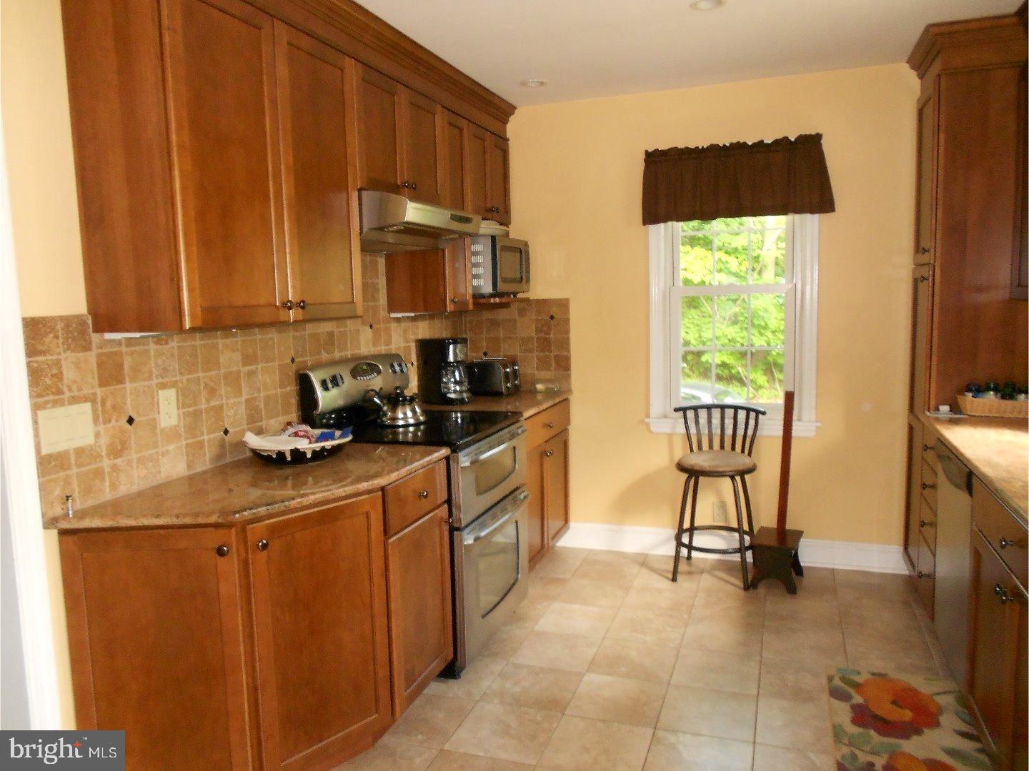 705 Harvey Road Wallingford, PA 19086 - Photo 3 of 19