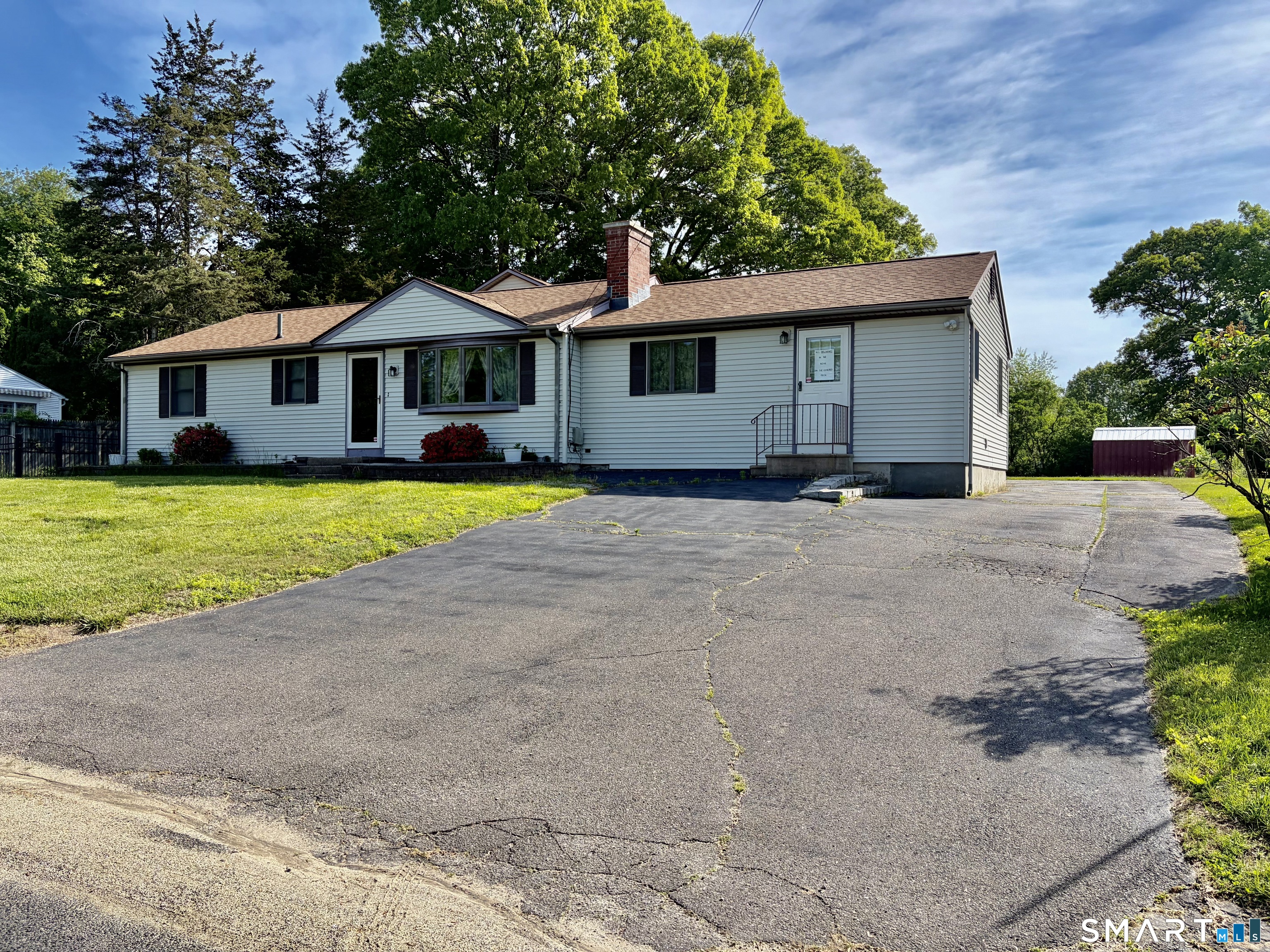 232 Lakeside Boulevard East Waterbury, CT 06708 - Photo 2 of 22