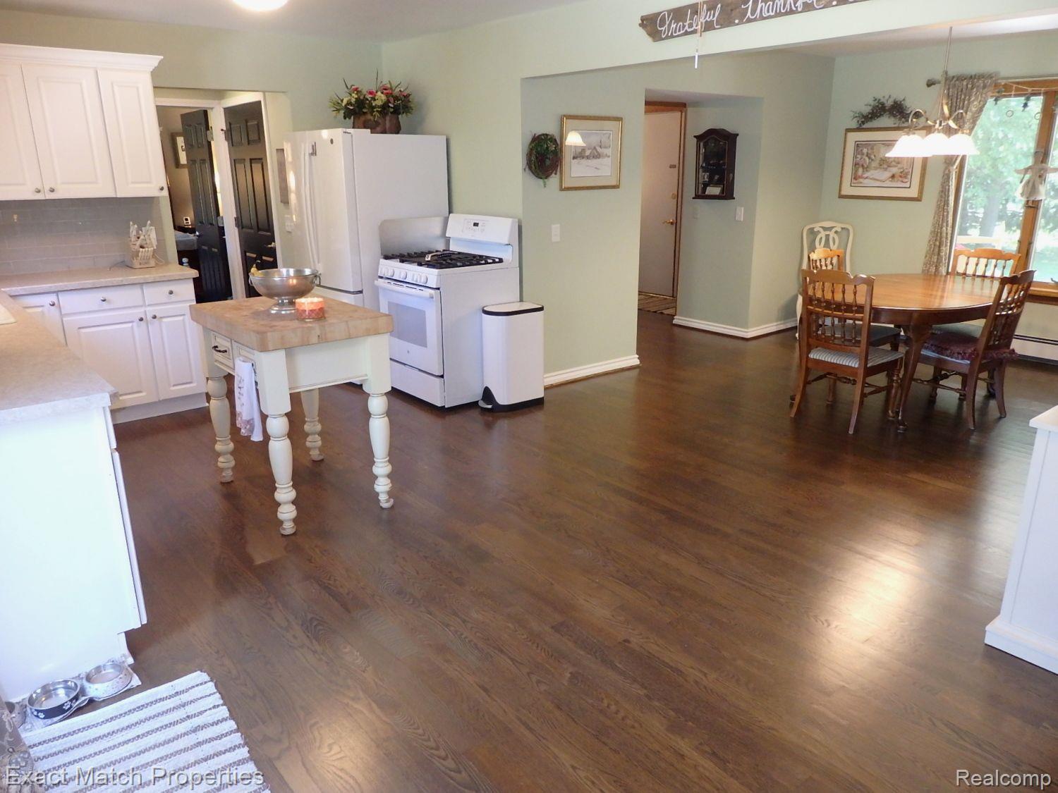 2980 East Rose Center Road Highland, MI 48356 - Photo 27 of 72 Wonderful open layout on the entry level