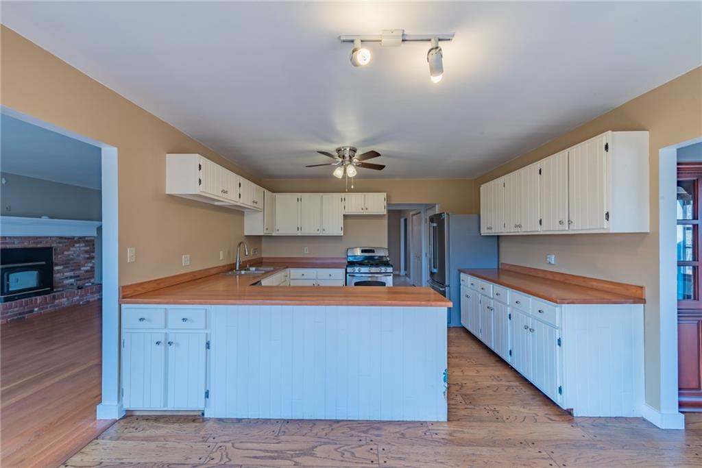 1180 Alamae Lakes Road Washington, PA 15301 - Photo 6 of 24 KITCHEN 19X13