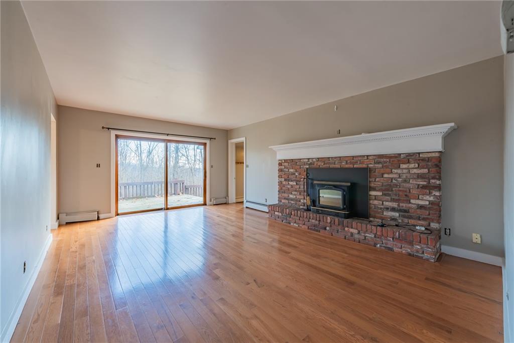 1180 Alamae Lakes Road Washington, PA 15301 - Photo 9 of 24 FAMILY / LIVINGROOM 19X13
