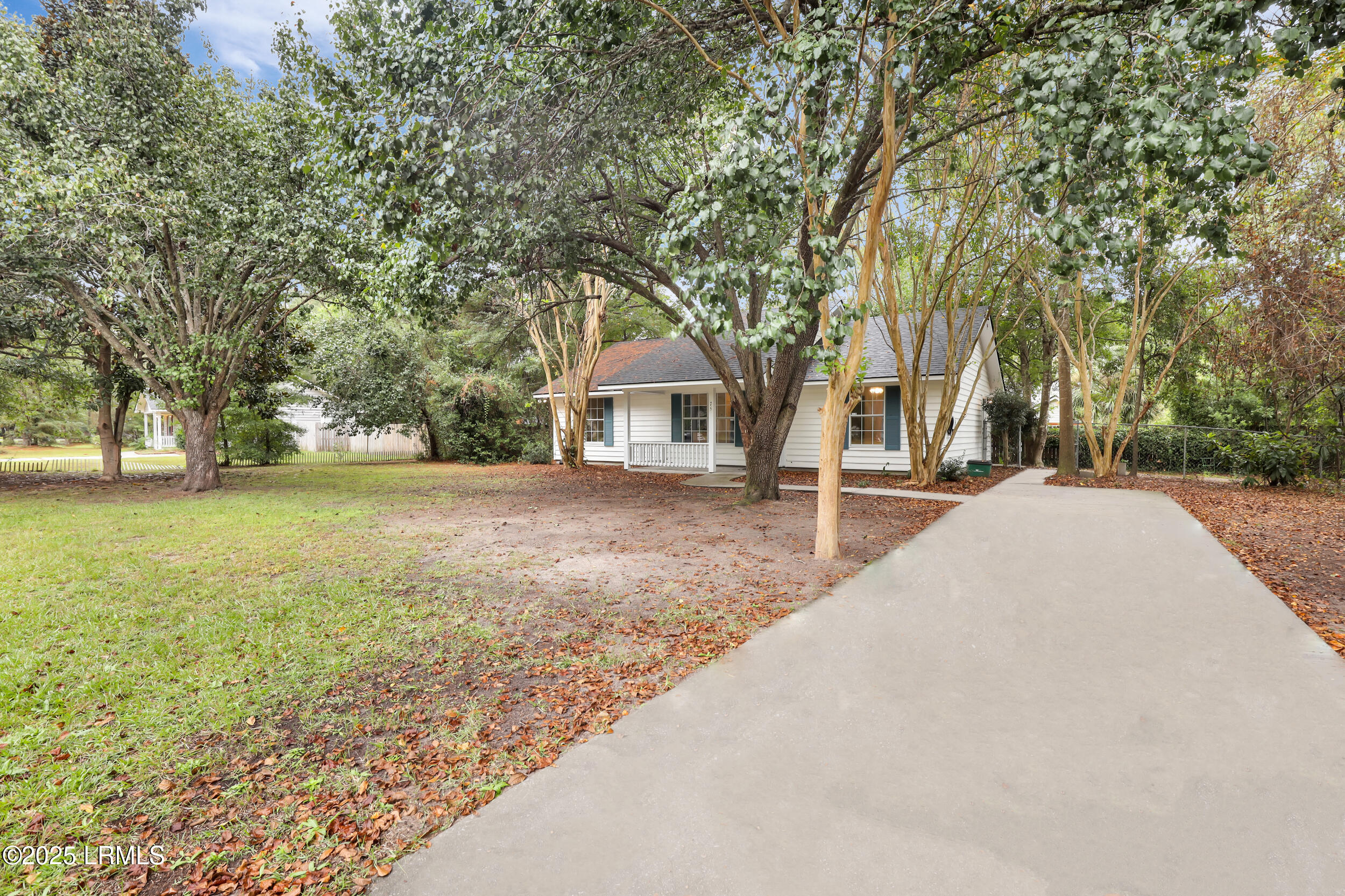 75 Blacksmith Circle Beaufort, SC 29906 - Photo 5 of 45 12_1x2a8481