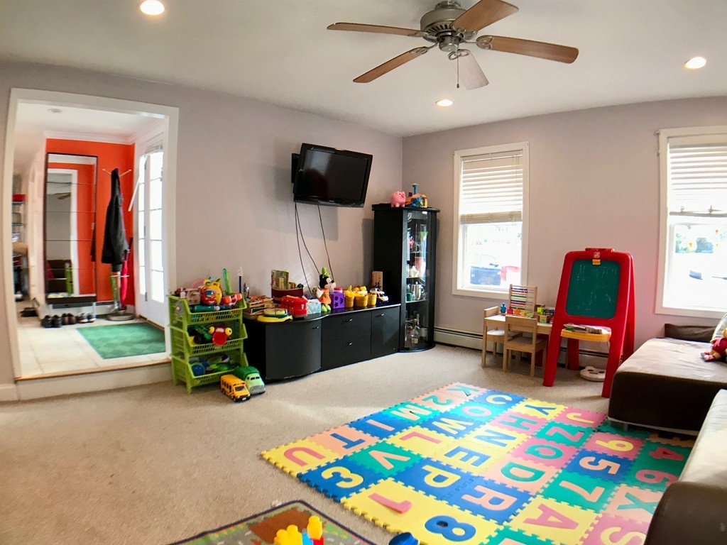 111 Wilkinson Street Worcester, MA 01606 - Photo 12 of 22 Gallery Image 12