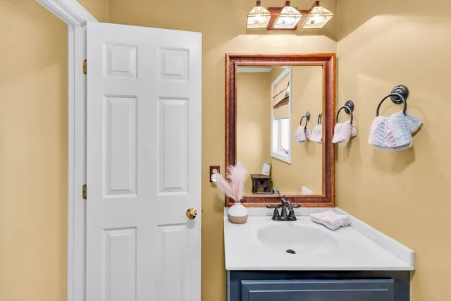 $394,000 | 38 Bentwood Drive, Unit 38, Sturbridge, MA 01566