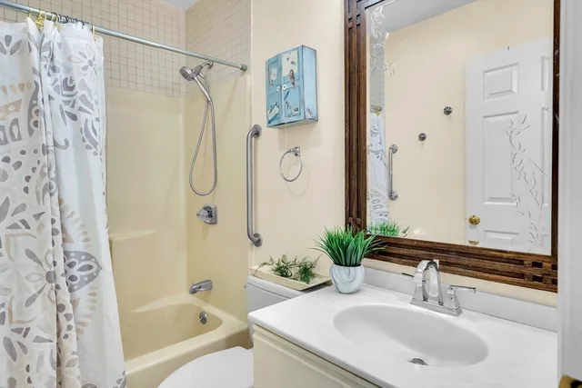 $394,000 | 38 Bentwood Drive, Unit 38, Sturbridge, MA 01566