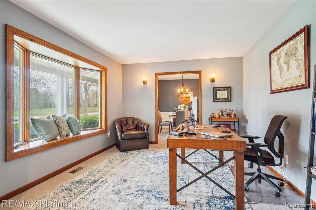 7589 McClements Road Brighton, MI 48114 - Photo 3 of 25