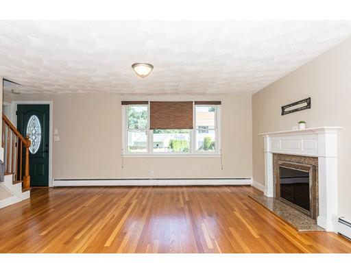 7 Bradford Road Reading, MA 01867 - Photo 3 of 42 Gallery Image 3