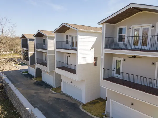 $2,280 | 1121 Lawrence Avenue, Unit 8, Madison, TN 37115