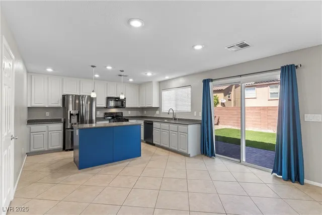 $2,300 | 7286 Caballo Range Avenue, Las Vegas, NV 89179