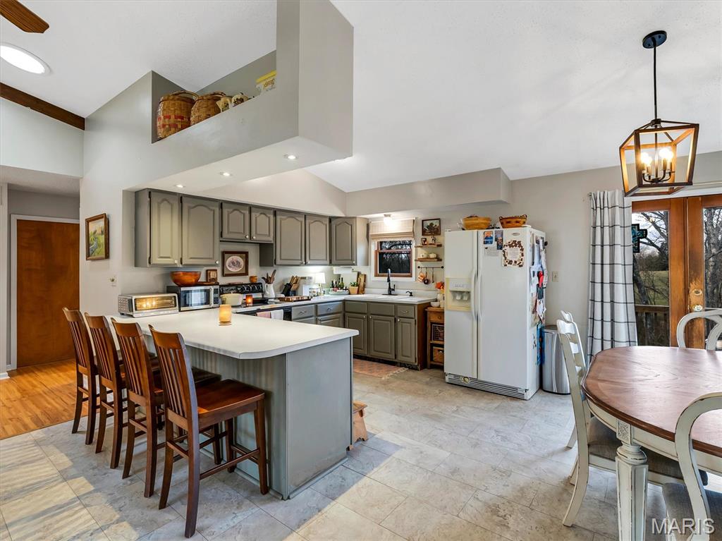 2725 Fantasy Lane Villa Ridge, MO 63089 - Photo 8 of 38