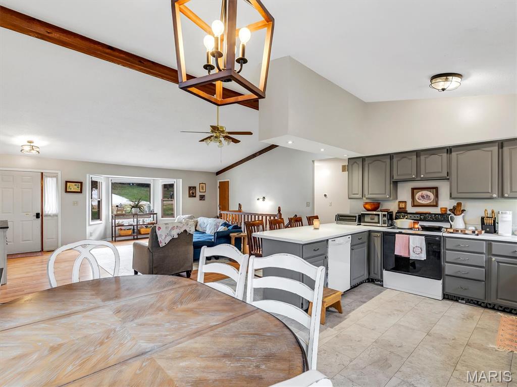 2725 Fantasy Lane Villa Ridge, MO 63089 - Photo 9 of 38