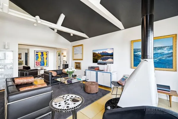 $597,000 | 195 Log Cabin Lane, Roan Mountain, TN 37687