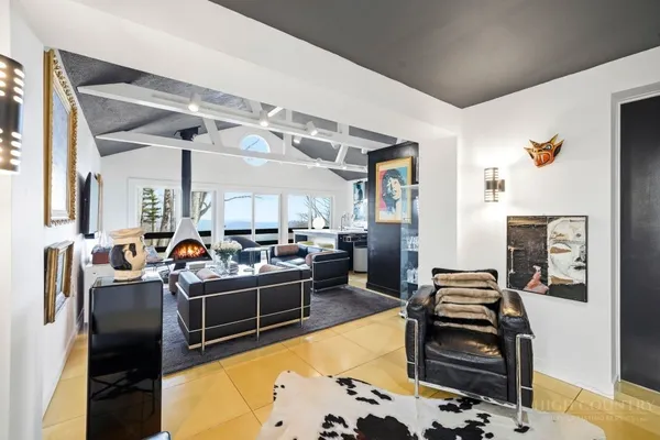 $597,000 | 195 Log Cabin Lane, Roan Mountain, TN 37687