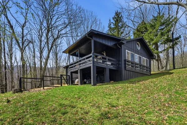 $597,000 | 195 Log Cabin Lane, Roan Mountain, TN 37687