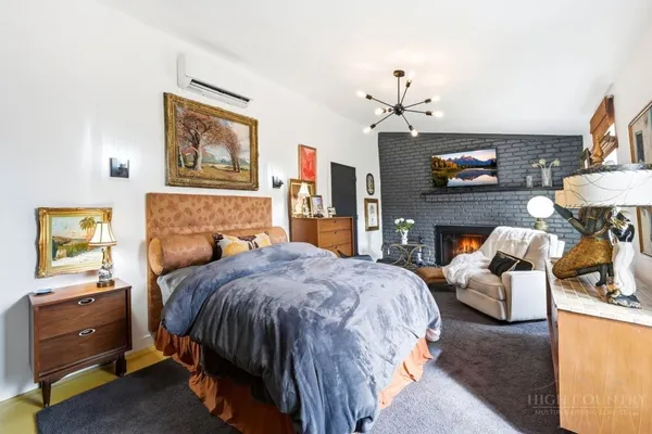 $597,000 | 195 Log Cabin Lane, Roan Mountain, TN 37687