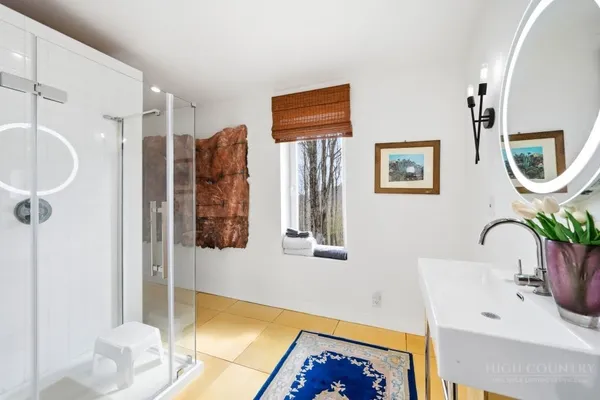 $597,000 | 195 Log Cabin Lane, Roan Mountain, TN 37687