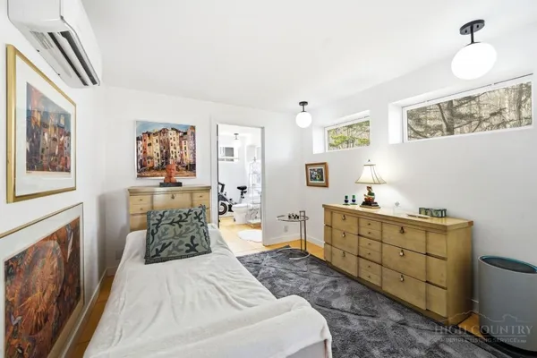 $597,000 | 195 Log Cabin Lane, Roan Mountain, TN 37687