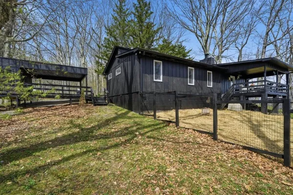 $597,000 | 195 Log Cabin Lane, Roan Mountain, TN 37687