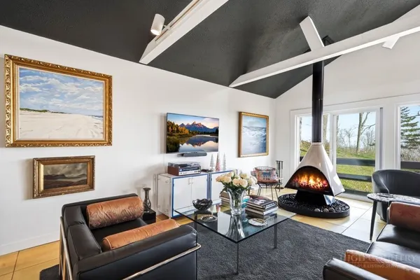 $597,000 | 195 Log Cabin Lane, Roan Mountain, TN 37687