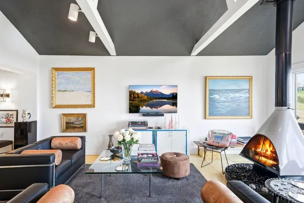 $597,000 | 195 Log Cabin Lane, Roan Mountain, TN 37687