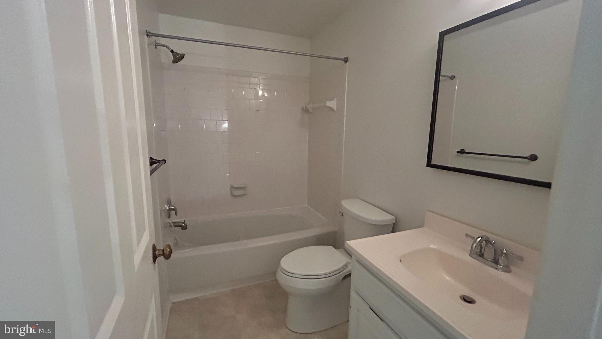 10603 Reed's Landing Circle Burke, VA 22015 - Photo 16 of 31 Gallery Image 16