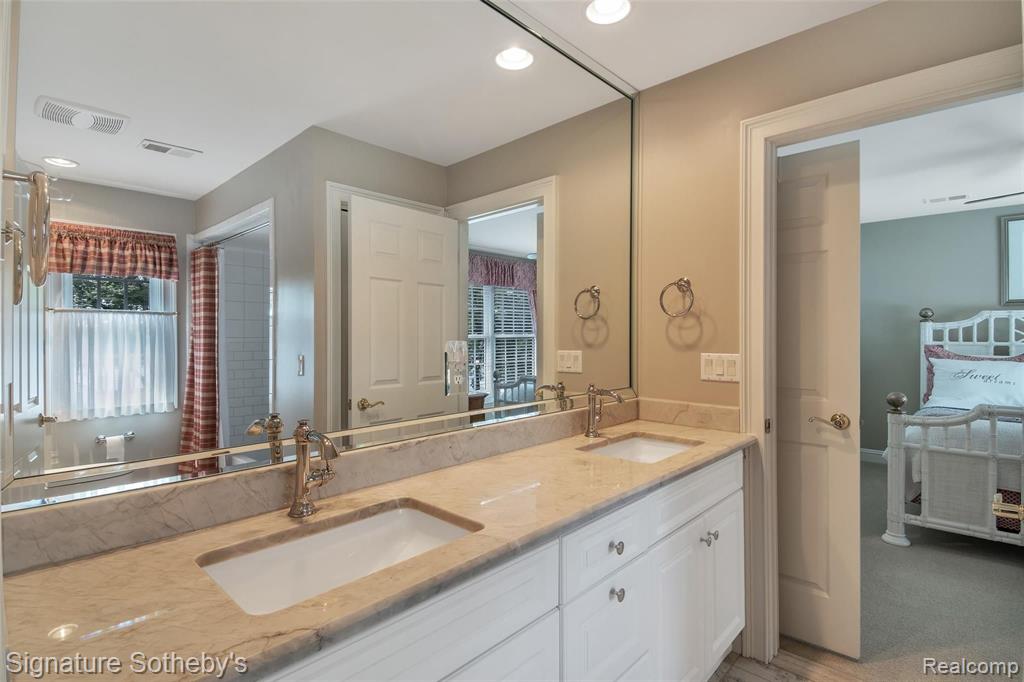 8810 Tipsico Lake Road Holly, MI 48442 - Photo 40 of 66