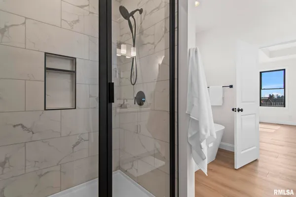 $554,900 | 421 Sundown Lane, Chatham, IL 62629