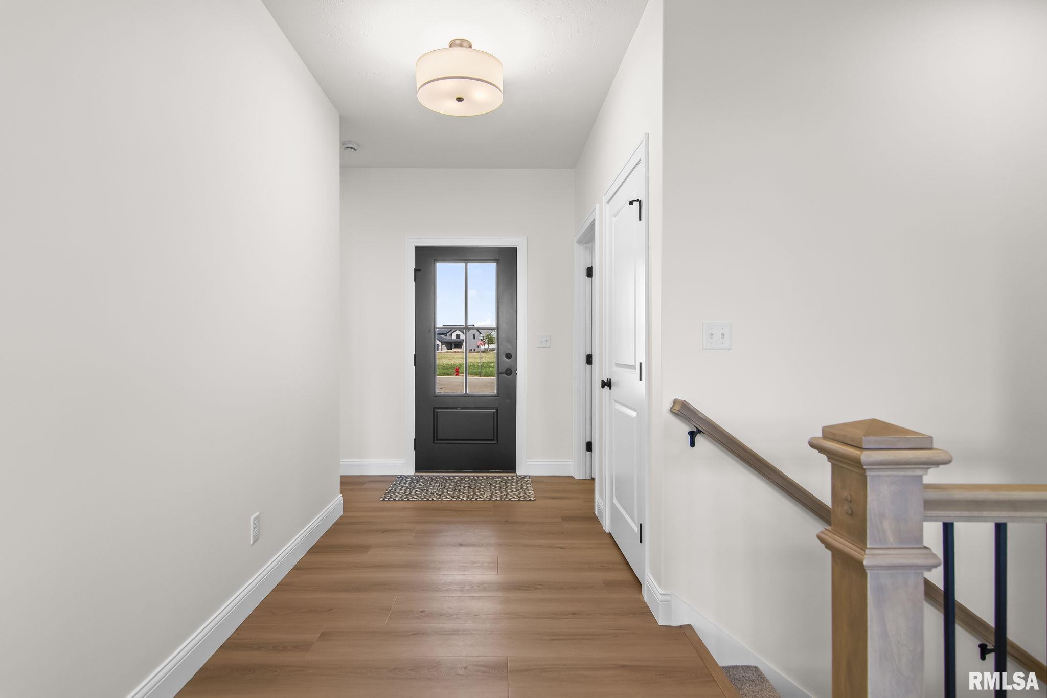 421 Sundown Lane Chatham, IL 62629 - Photo 2 of 34