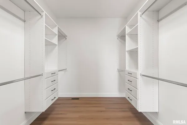 $554,900 | 421 Sundown Lane, Chatham, IL 62629