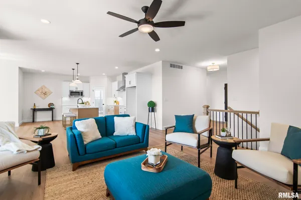 $554,900 | 421 Sundown Lane, Chatham, IL 62629