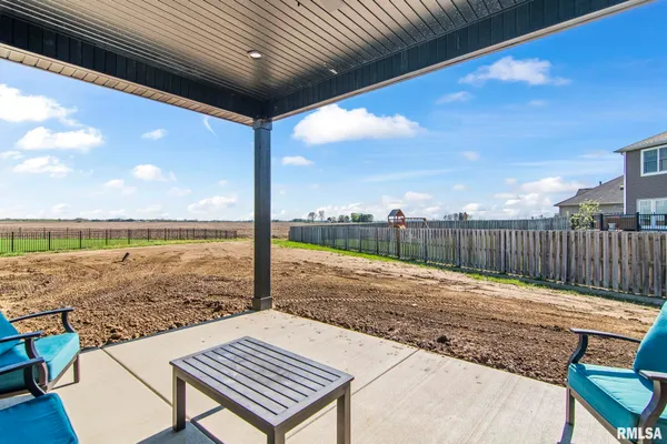 $554,900 | 421 Sundown Lane, Chatham, IL 62629