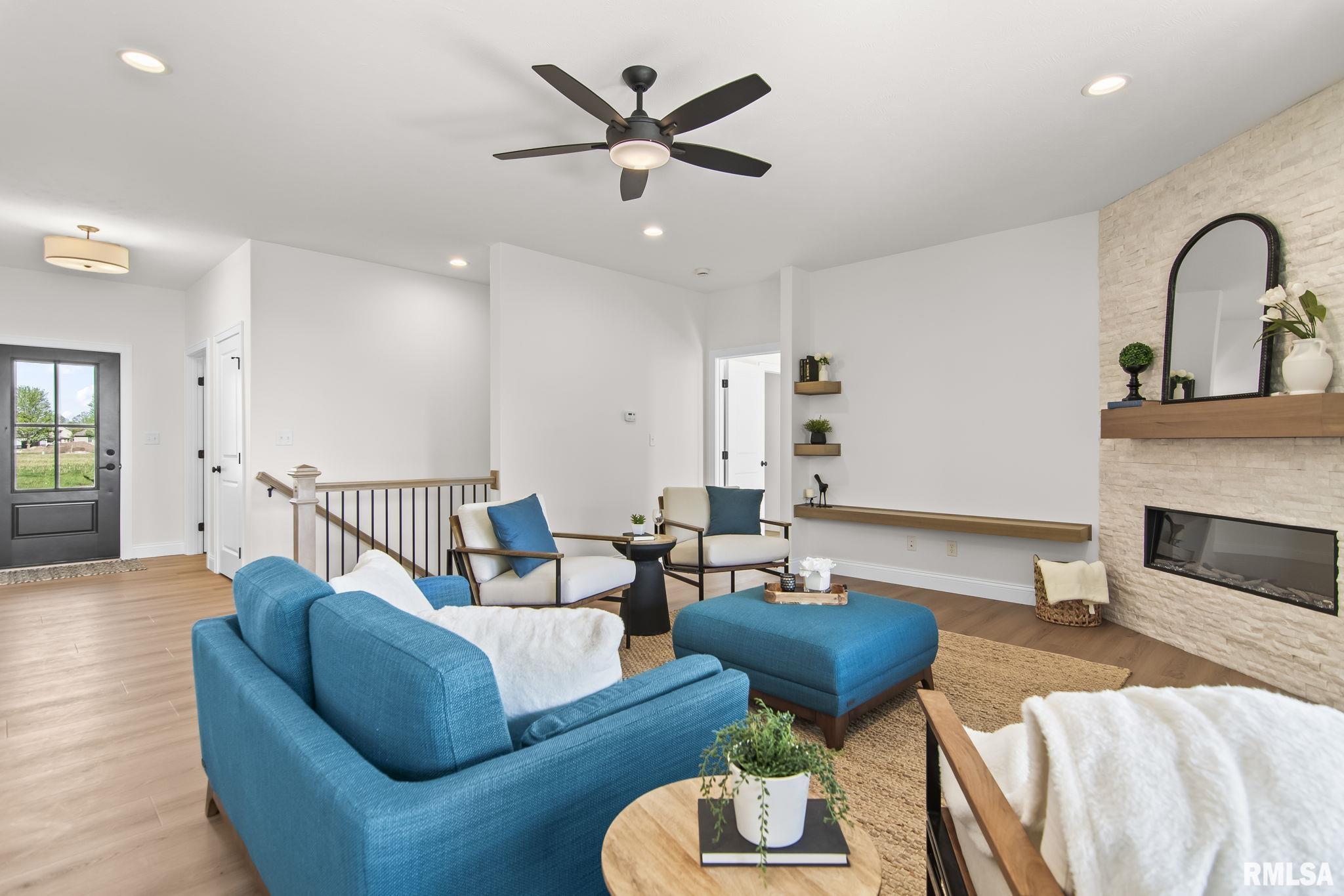 421 Sundown Lane Chatham, IL 62629 - Photo 4 of 34