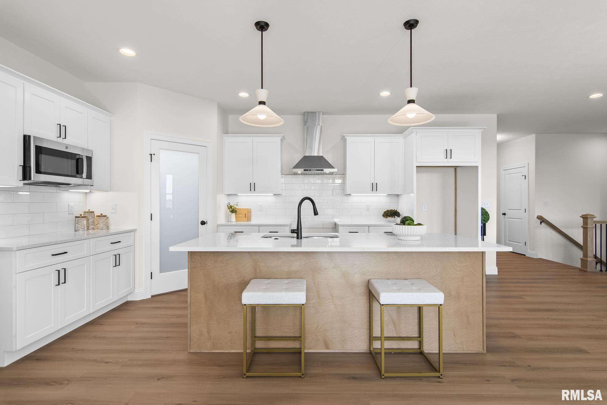 421 Sundown Lane Chatham, IL 62629 - Photo 7 of 34