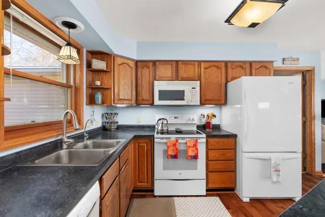 $399,900 | 5840 Madsen Circle, Oregon, WI 53575