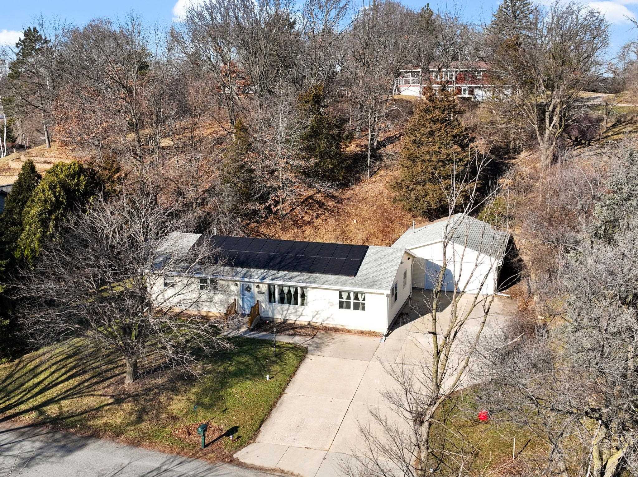 5840 Madsen Circle Oregon, WI 53575 - Photo 4 of 43