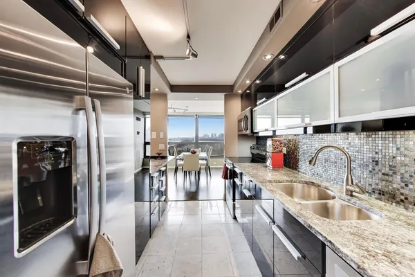 $495,000 | 360 East Randolph Street, Unit 702, Chicago, IL 60601