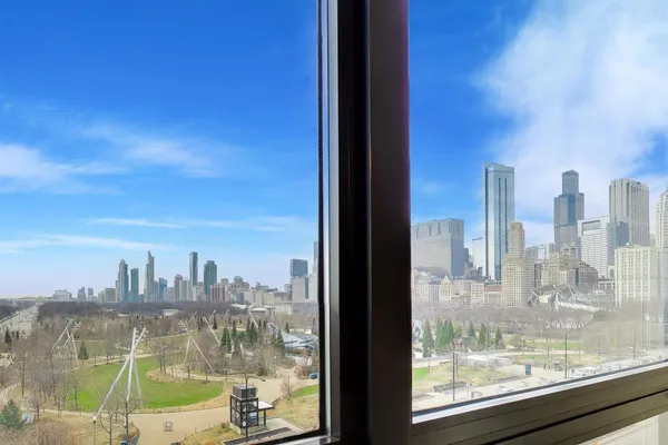 $495,000 | 360 East Randolph Street, Unit 702, Chicago, IL 60601