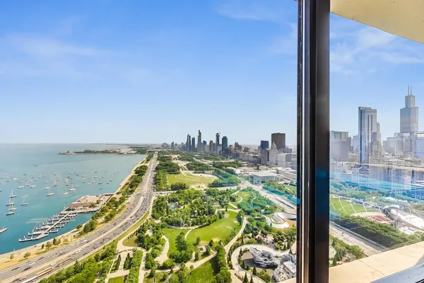 $495,000 | 360 East Randolph Street, Unit 702, Chicago, IL 60601
