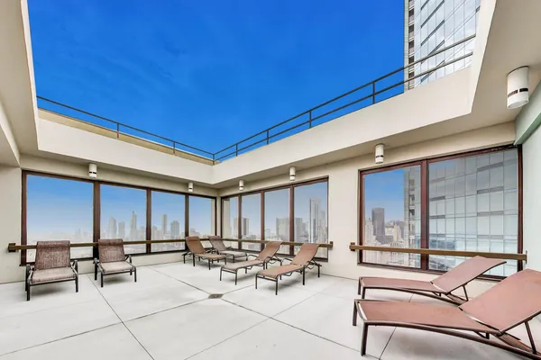 $495,000 | 360 East Randolph Street, Unit 702, Chicago, IL 60601