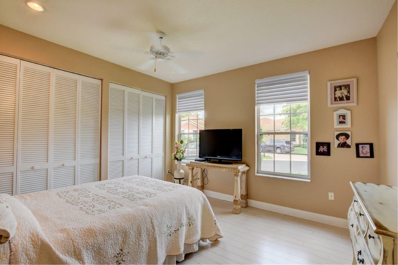 6780 Portside Drive Boca Raton, FL 33496 - Photo 6 of 38 DW 6780 Portside Dr-17