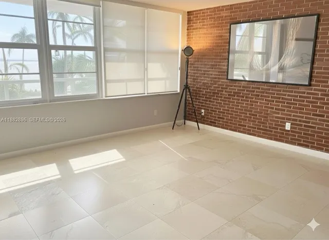 $390,000 | 5700 Collins Avenue, Unit 3M, Miami Beach, FL 33140