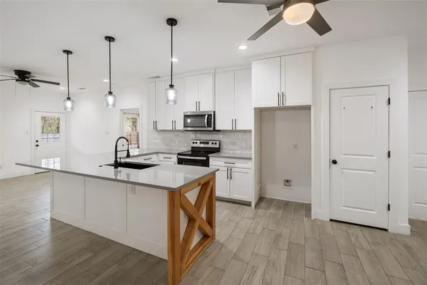 $274,000 | 145 Barcelona Street, Payne Springs, TX 75156
