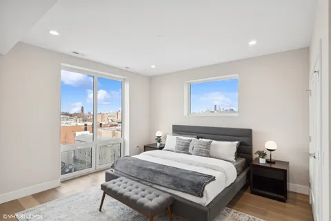 $435,000 | 2342 West Adams Street, Unit 406, Chicago, IL 60612